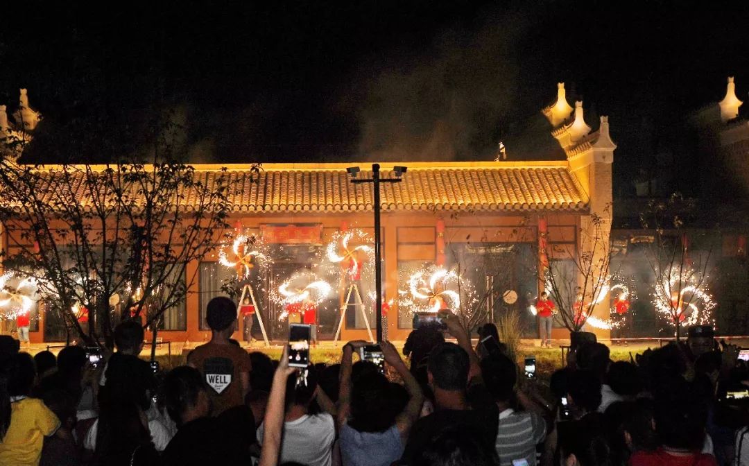 中国万载国际烟花节,中国万载烟花晚会