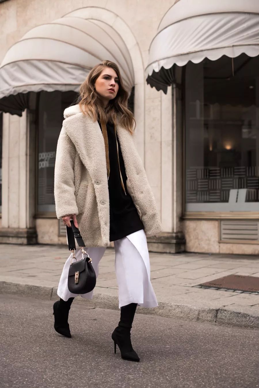 卫衣的三种好看系法,卫衣十种穿搭