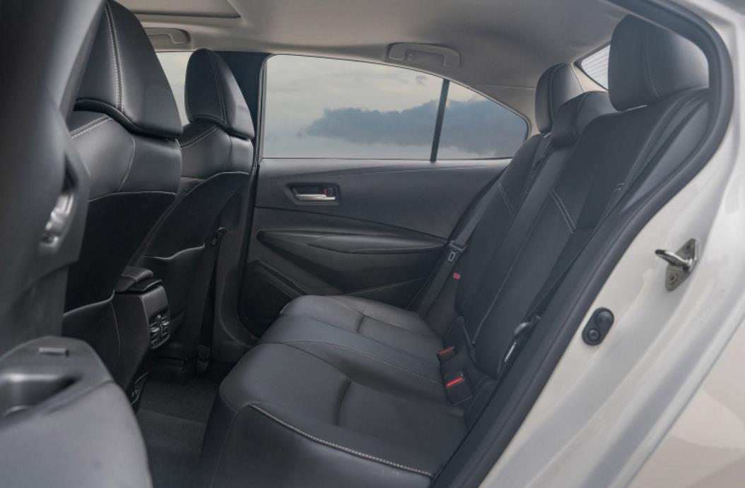 全新轩逸对比新款卡罗拉,2020轩逸和全新卡罗拉