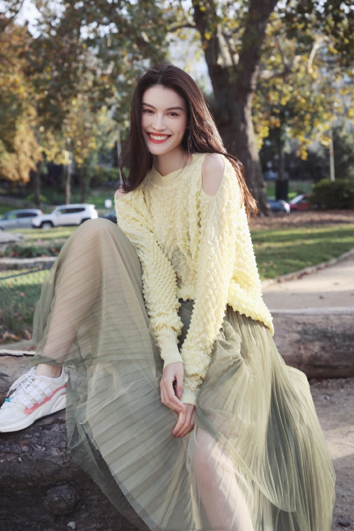 何穗的秋季穿搭风格,何穗穿搭夏天气质套装视频