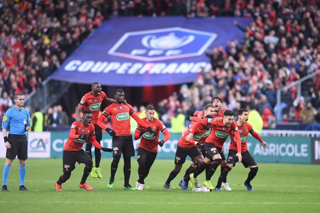 那个肩负家乡期望的小球队，最终真的创造了奇迹