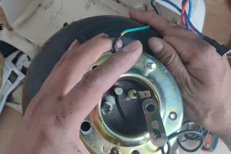 博世小厨宝更换镁棒,阿诗丹顿小厨宝镁棒更换视频