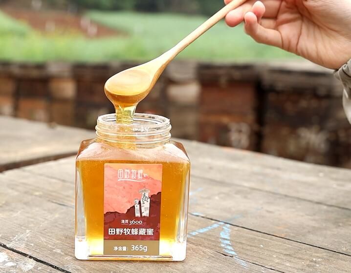 蜂蜜为什么是酸的还能吃吗,蜂蜜酸苦是什么原因造成的