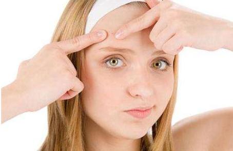 青春期额头长痘是什么原因,青春期男孩额头上长痘怎么缓解