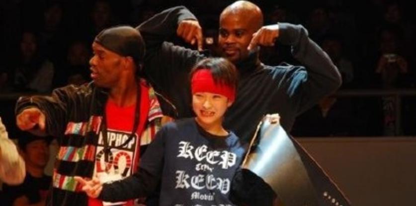 跟王一博一起采访,和王一博聊什么