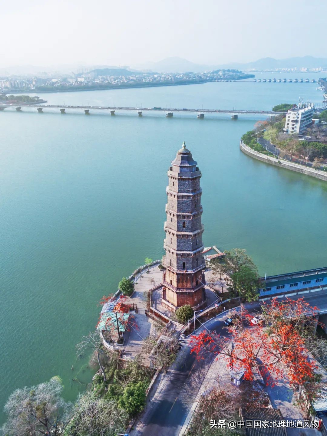 广东潮州为什么叫中国瓷都,广东潮州菜好吃吗