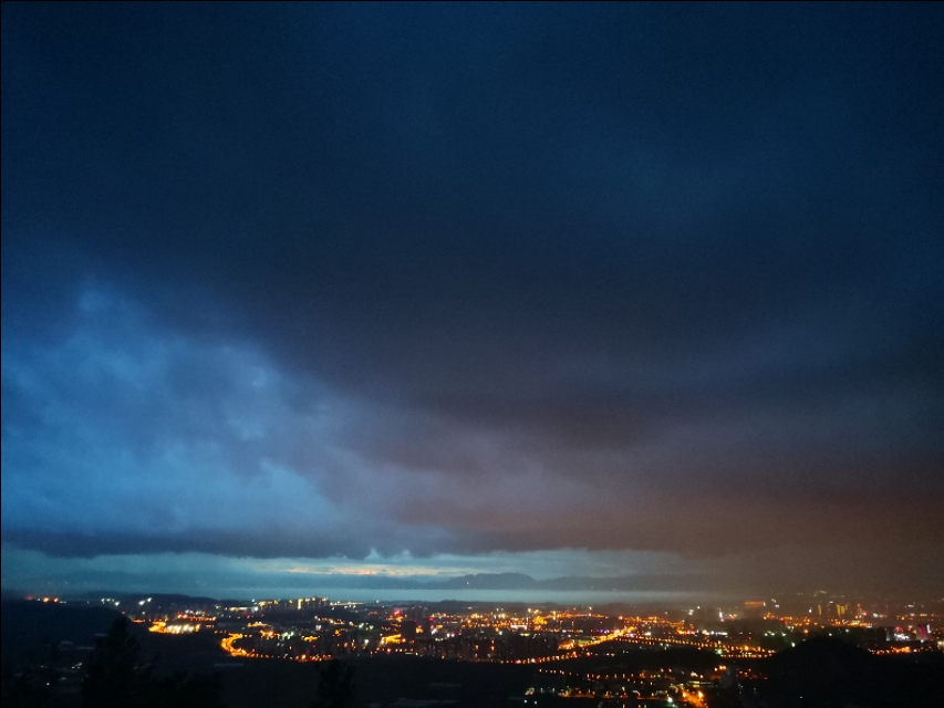 锦城的夜晚霓虹更璀璨,锦城夜晚