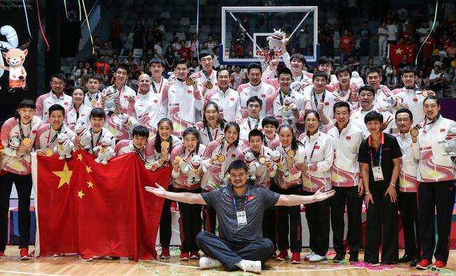 日本男篮比国足还狠!2混血2归化1本土组史上最强5虎,男篮小心了