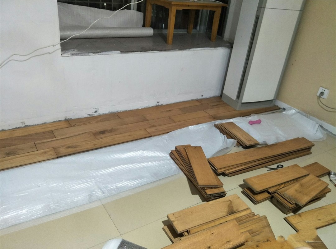 二手房子地板翻新,租房旧地板省钱改造