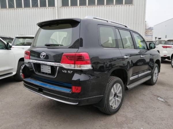 16款丰田陆巡5700,沙漠之鹰途乐