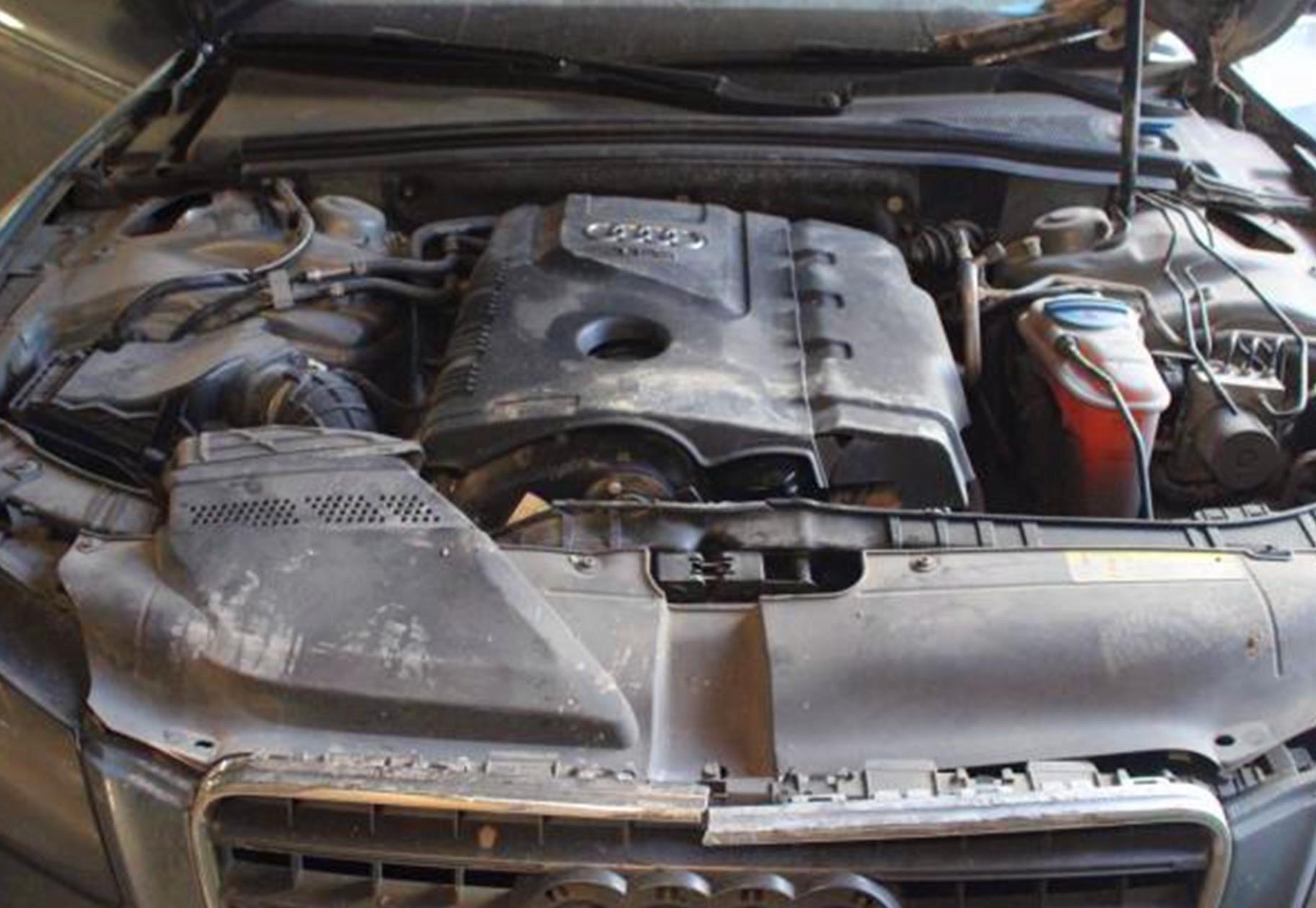 小伙花8万给妻子买辆敞篷奥迪A5,当妻子看见车后却建议了离婚