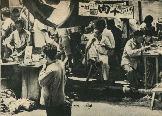 战火中的日本人有多惨？小学生都要当苦力