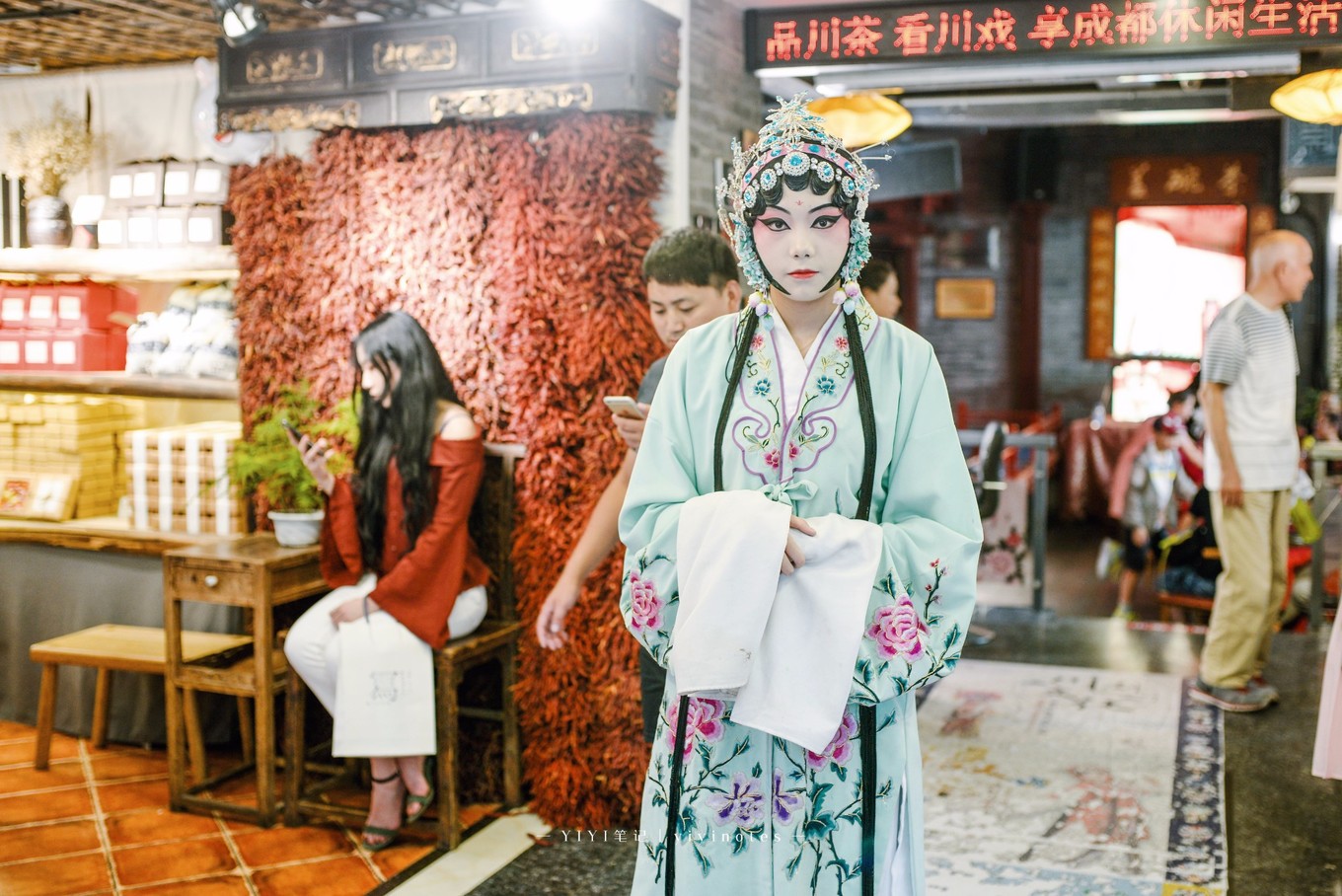 成都10大景点之一的宽窄巷子,成都宽窄巷子是三尺巷吗