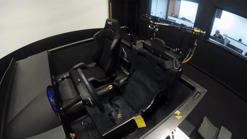 玩赛车、当赛车手真有这么贵吗？他们花2000块做到了