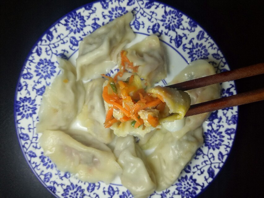 冻饺子如何煮才不裂,冻饺子怎么煮才能煮得不破皮