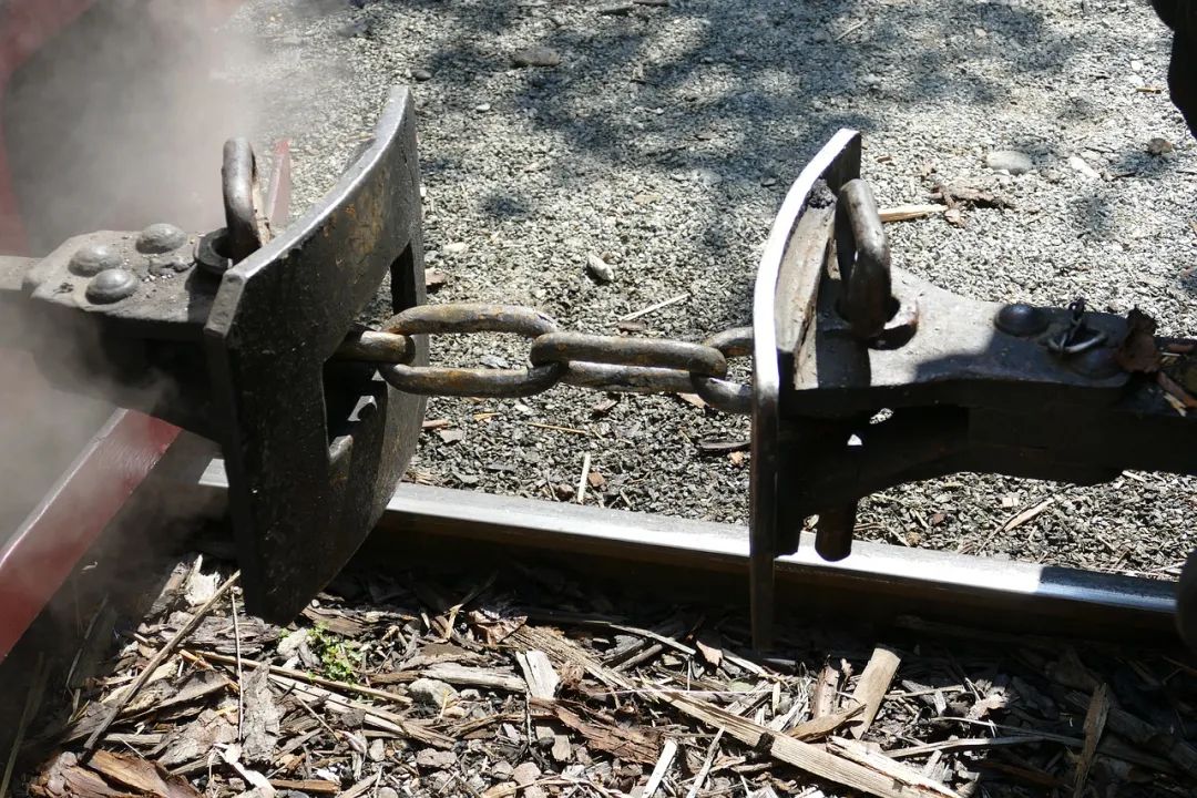 火车挂钩机械原理动态图,火车车钩不能移动怎么回事