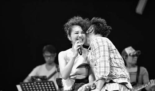 不是天后胜过天后的杨千嬅，歌曲传唱度比其她任何天后都广