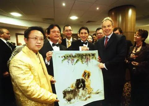 掌上乾坤指间生花世界级艺术家-贾同辉的“指墨”风釆