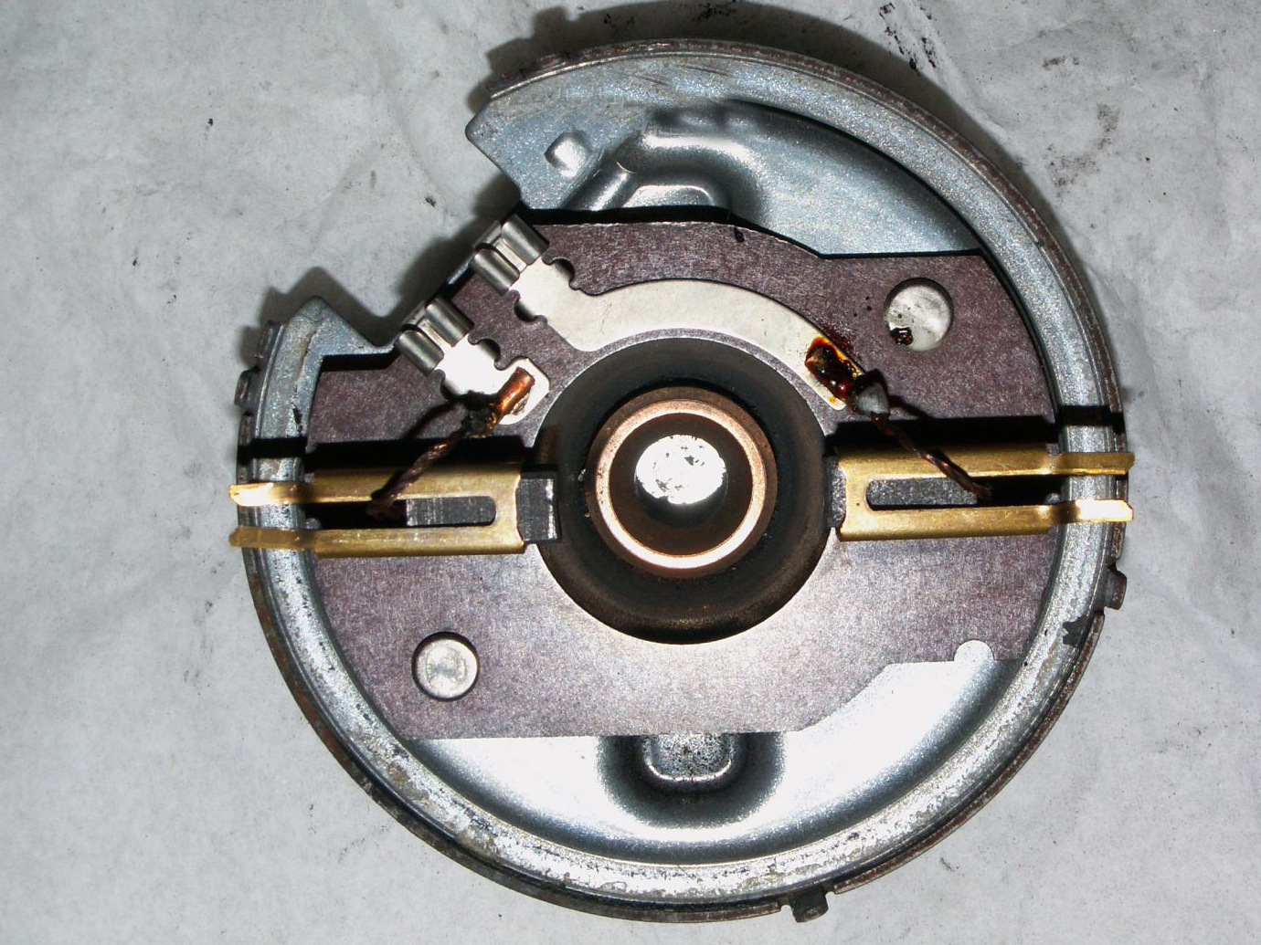 轿车散热风扇不转导致开锅,汽车散热器开锅怎么解决