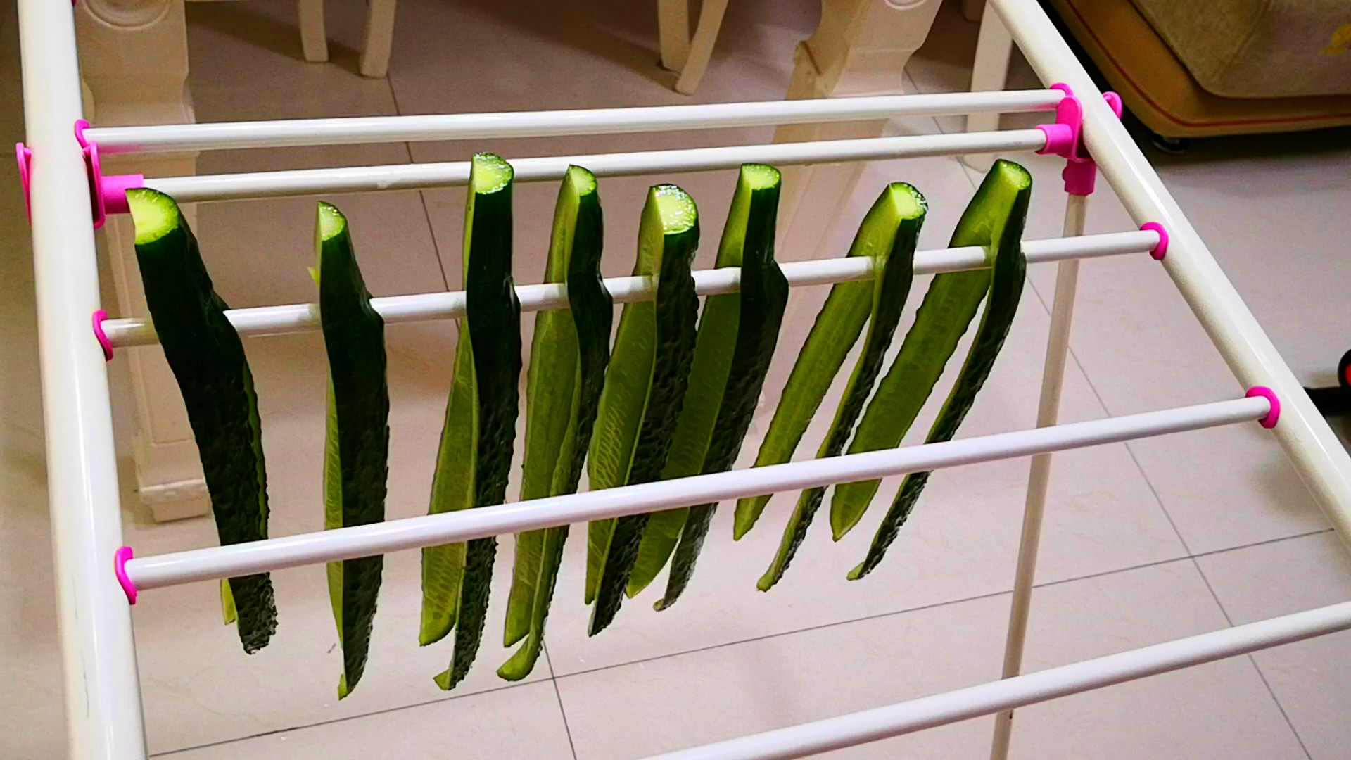 腌黄瓜怎么保持不变色,腌黄瓜要怎么腌