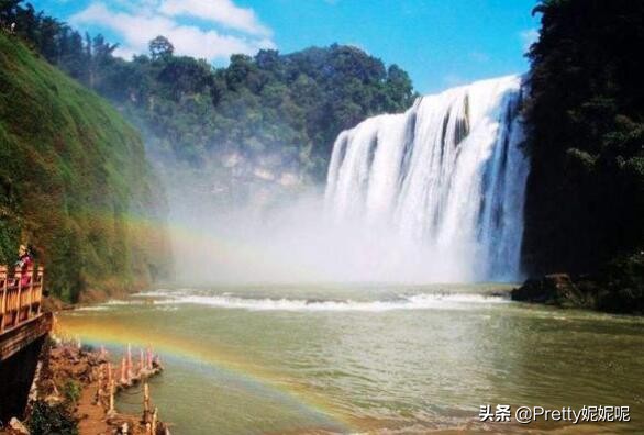 九龙潭瀑布和黄果树瀑布都挺壮观,黄果树大瀑布卧龙潭