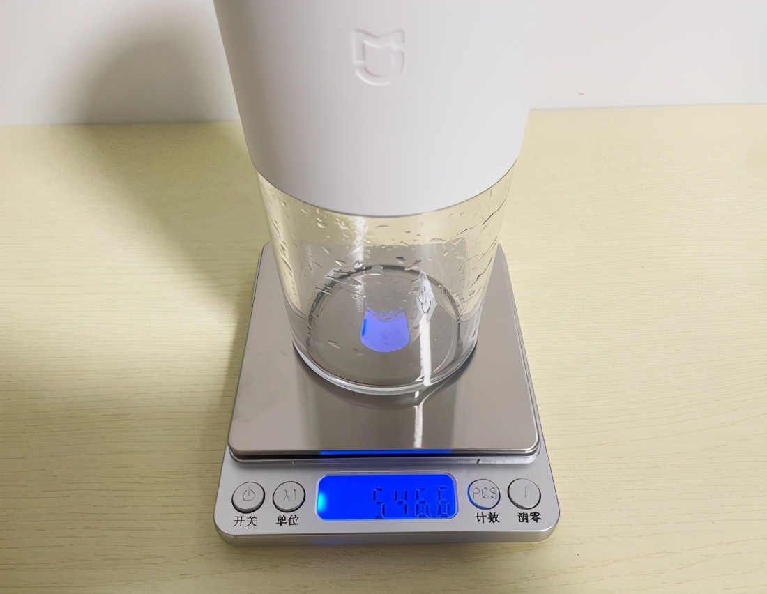 榨汁杯随时随地,米家随行便携榨汁杯榨苹果汁