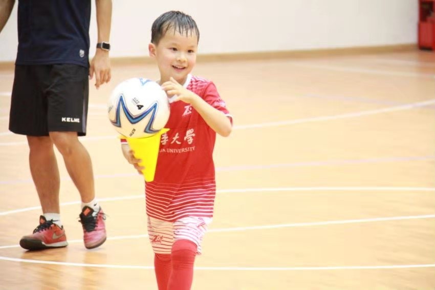 茵训实践意气风发，七十华诞风采依旧