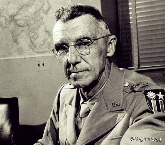 参谋长藐视总司令，老蒋为何两次撤换不动？史迪威：我有八个职务