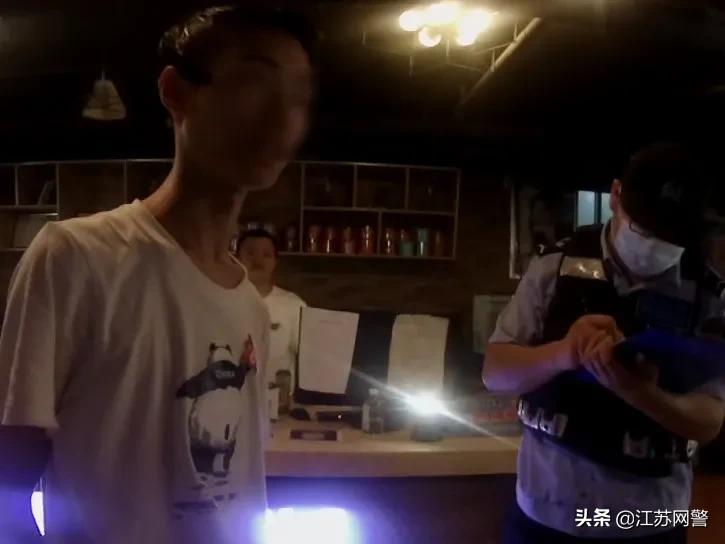 网吧捡苹果手机,网吧捡到手机后续