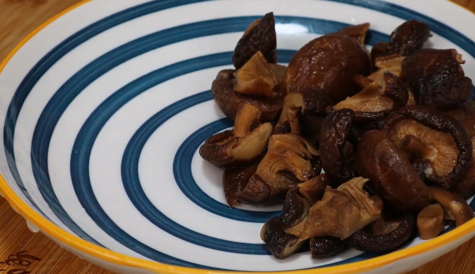 开店黄焖鸡酱汁配方,黄焖鸡最正宗的做法学会了就可以