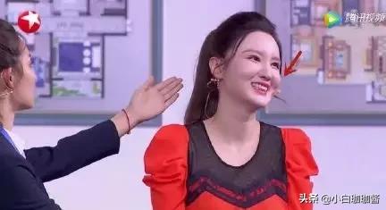 她脸越来越僵，又演第三者的角色了