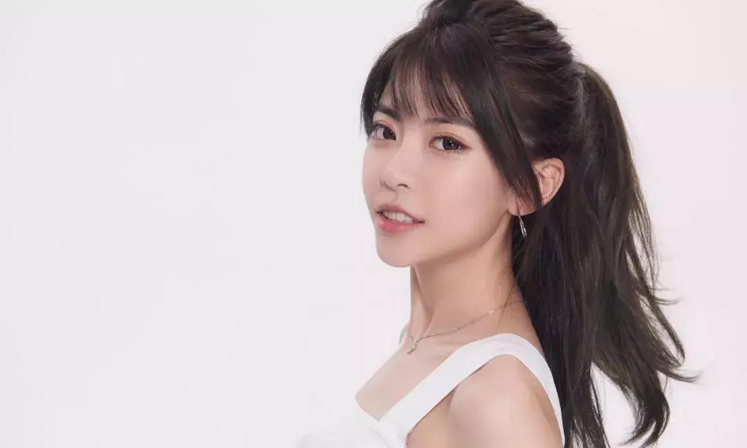 游戏主播周淑怡怎么了,周淑怡与其他主播打游戏