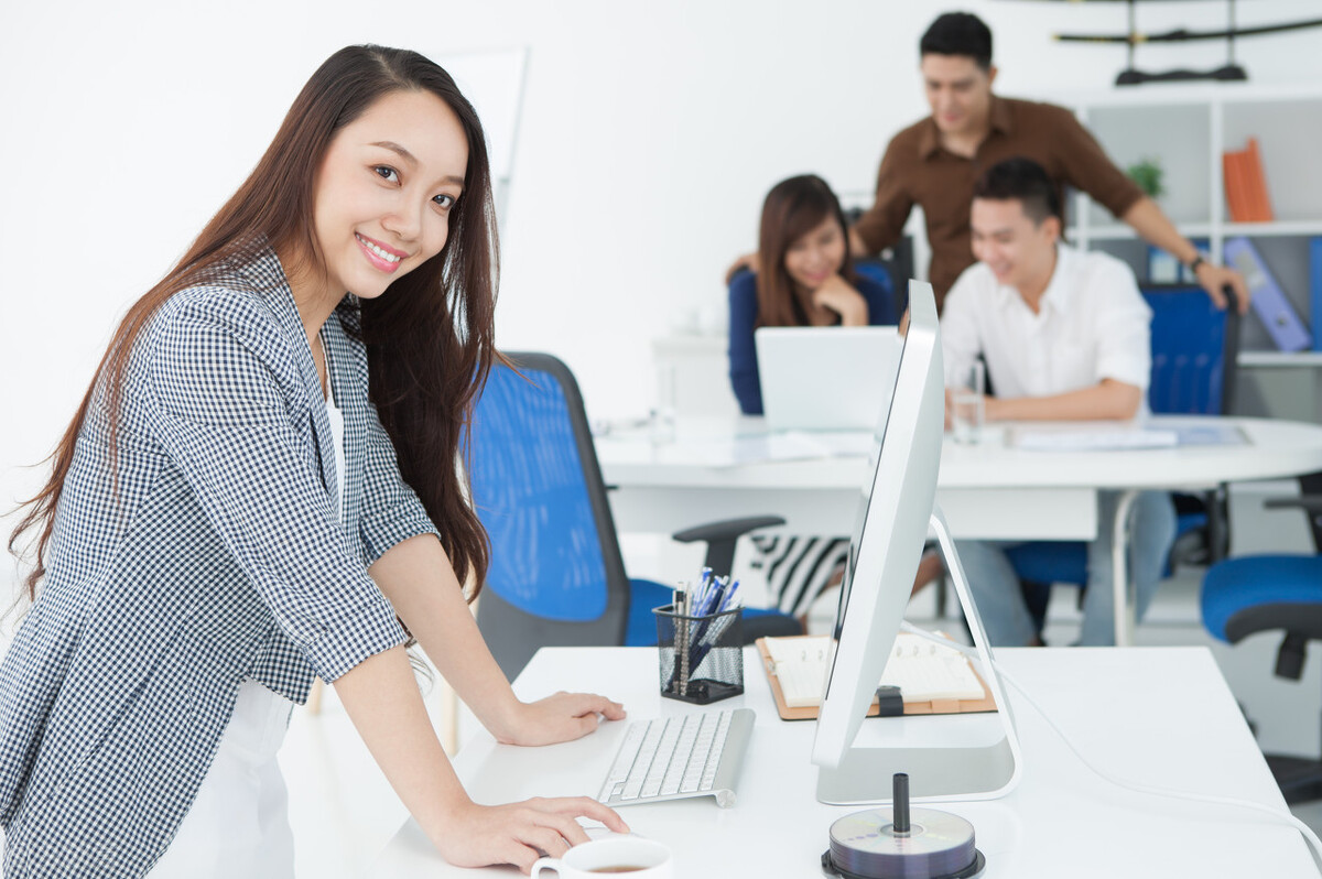 深蹲完后尿液变成茶褐色,小伙连做100个深蹲尿液呈浓茶色