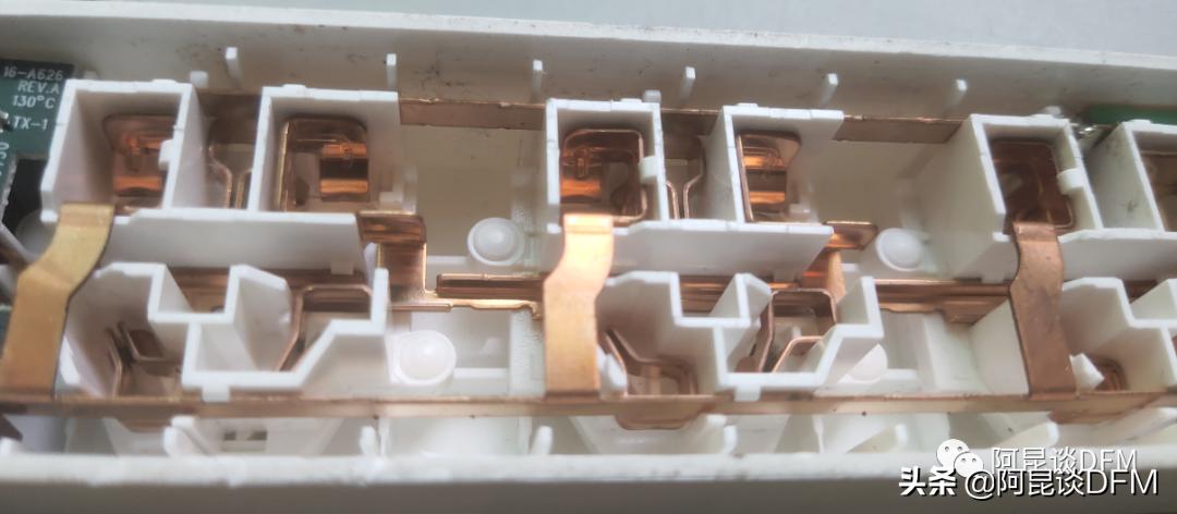 拆解小米插板,小米插座拆解评测