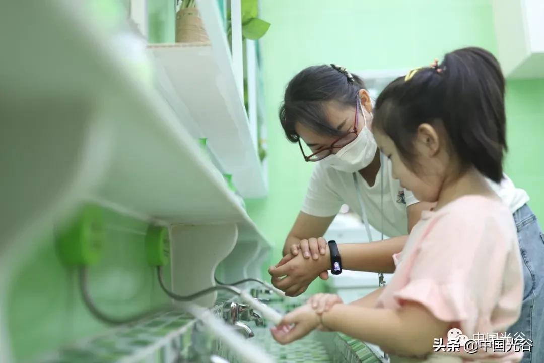 姝︽眽鍏夎胺浜斿皬鏁欒亴鍛樺伐,姝︽眽鍏夎胺鍛樺伐鑱氶