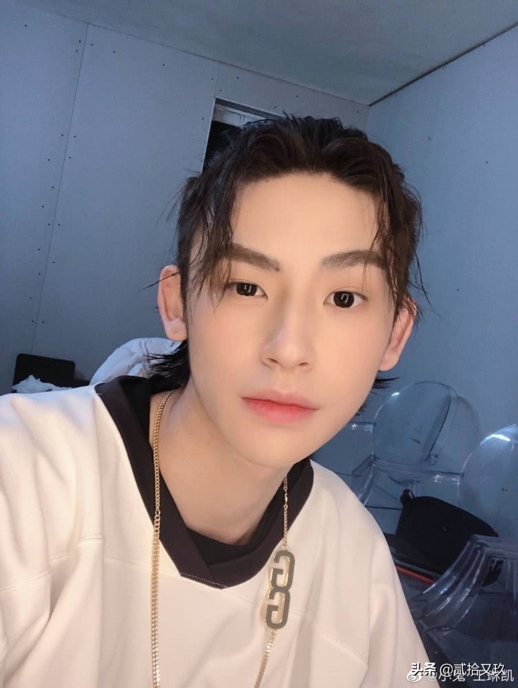 饭圈女孩:为偶像消费就像在恋爱时为男朋友花钱一样,不用讲道理