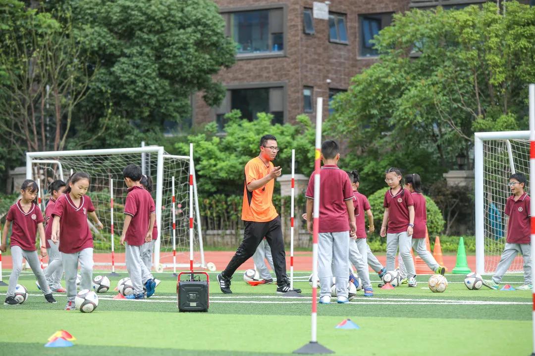 南京立贤小学成功举办南京市小学体育教学研讨活动