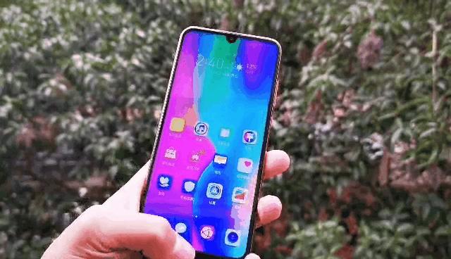 荣耀10青春版正式揭开神秘面纱,荣耀10青春版手机顶上两个孔功能