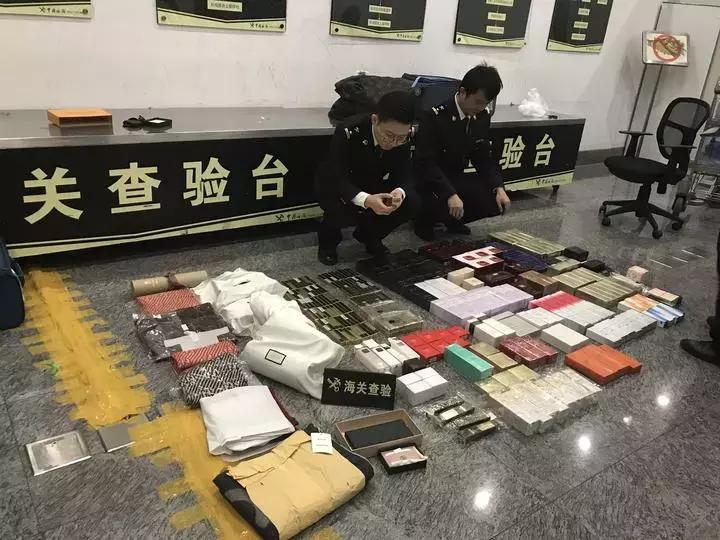 杭州机场旅客被查,在萧山机场被查