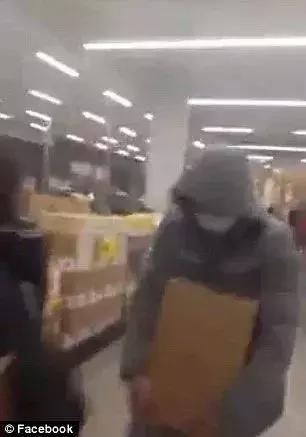 澳华孕妇IGA超市买奶粉被辱！店员道歉又改口，真相居然……谁之过