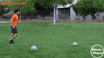 足球基本知识和球性,足球基本功训练拉球绕过另一条腿