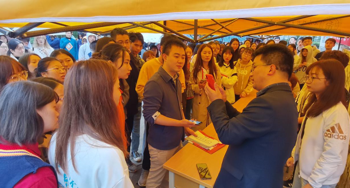 西城迎新,从“心”开始——西南科技大学城市学院迎新工作纪实