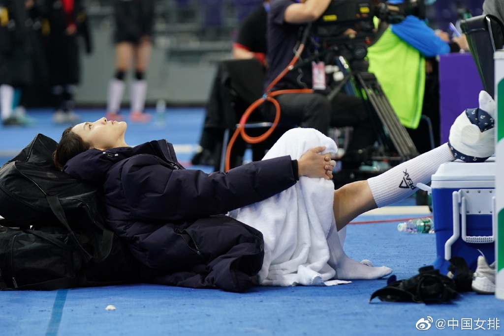 濂虫帓鍗啎涓栫晫鍐犲啗,濂虫帓濂ヨ繍鍐犲啗浼ょ梾