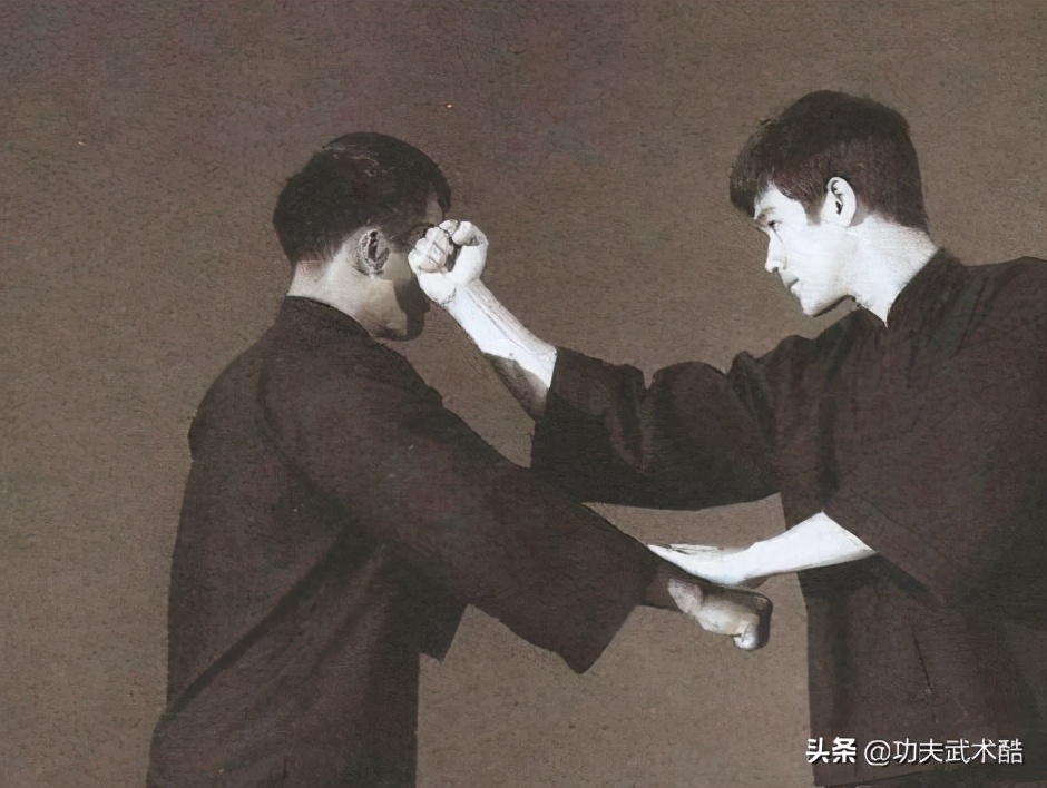 转身反背拳,反背拳用哪里击打