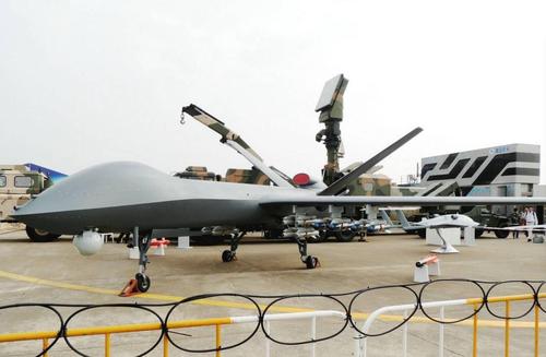 中国军用无人机蜂群技术领先全球,中国蜂群无人机技术