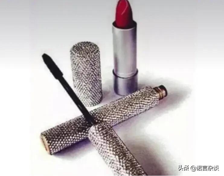 世界之最唇膏,世界第一枚管状口红