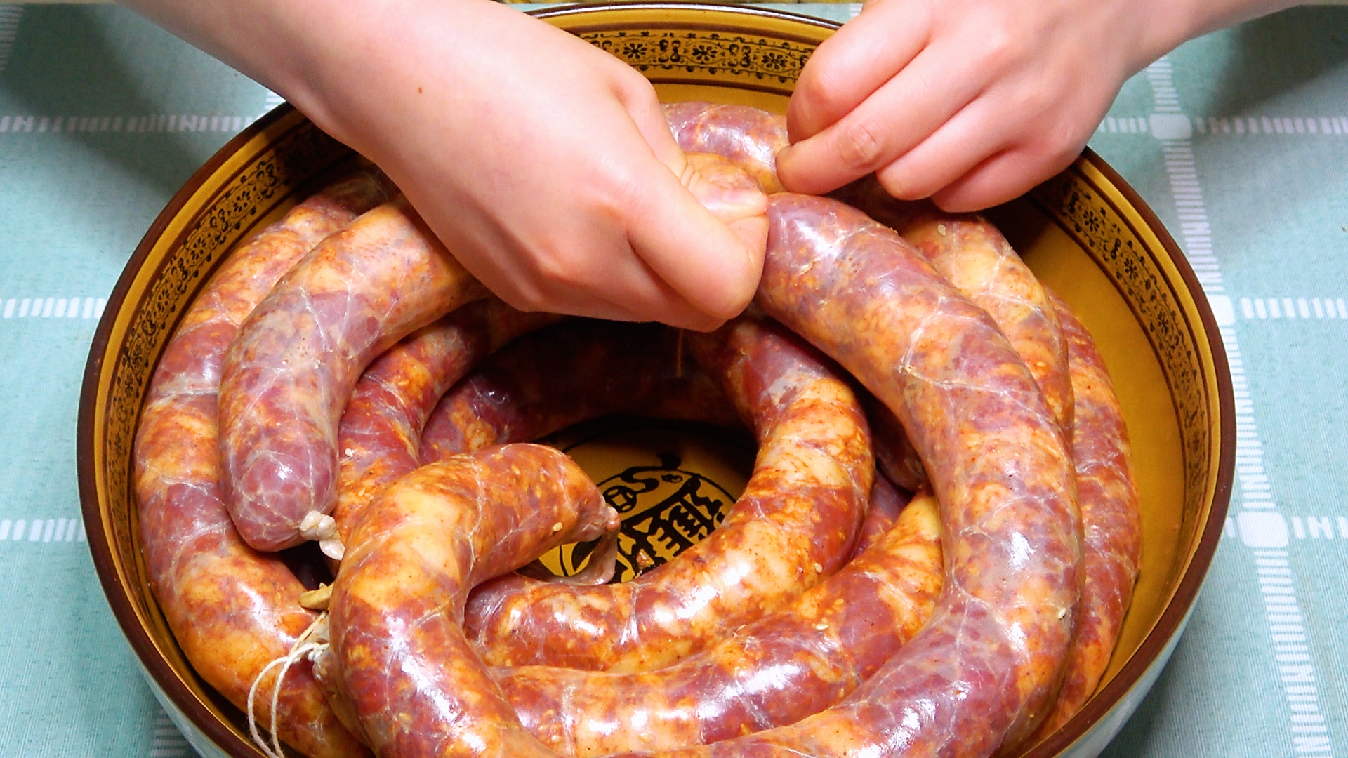 四川香肠怎么做才好吃?50年老配方告诉你,麻辣鲜香不发霉