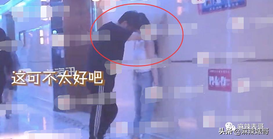 陈数和老公接吻照片,陈数老公回应搂抱年轻女子