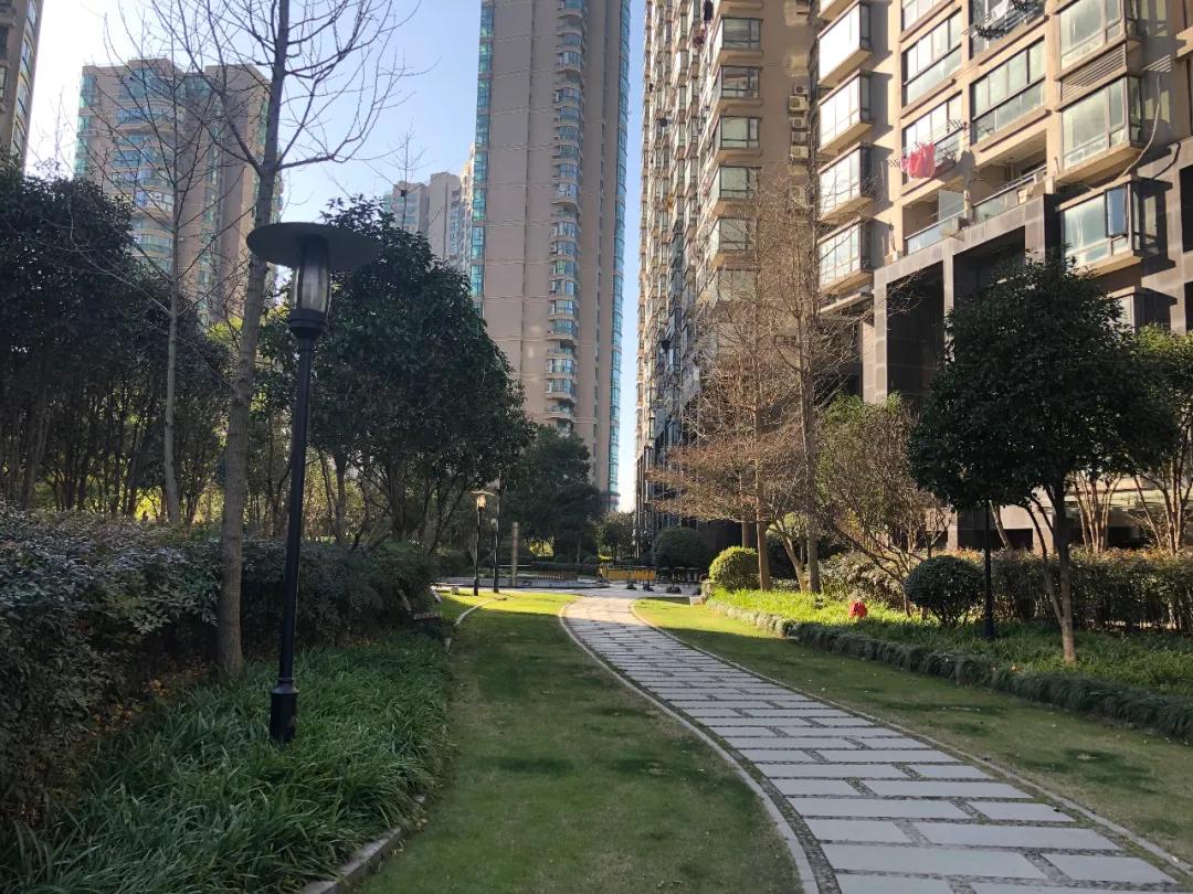 落寞！曾风靡杭州的“国际滨”一线江景房，如今许多只能卖4万+