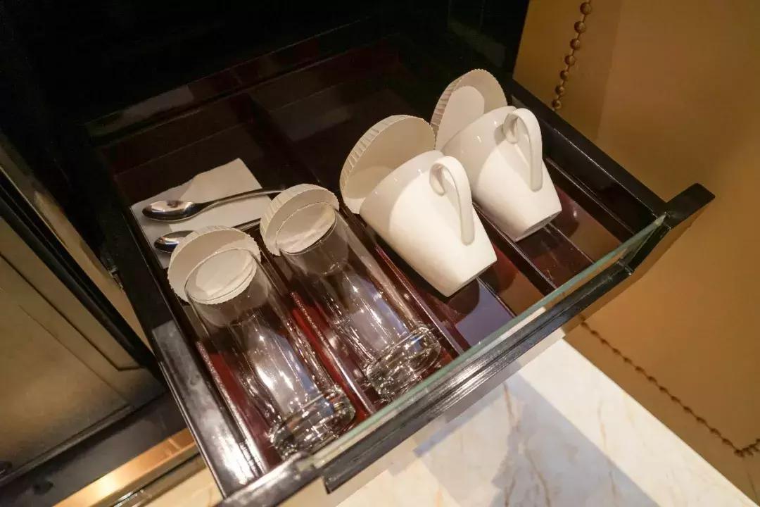 武汉世茂希尔顿酒店价格,思远说出的话